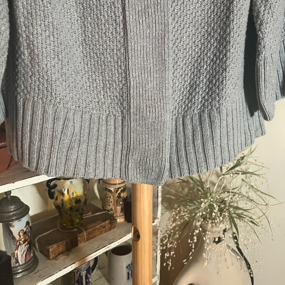 Banana Republic L Wool Blend Gray Cardigan.Hidden snap closures.3/4 bell sleeves - Picture 5 of 6